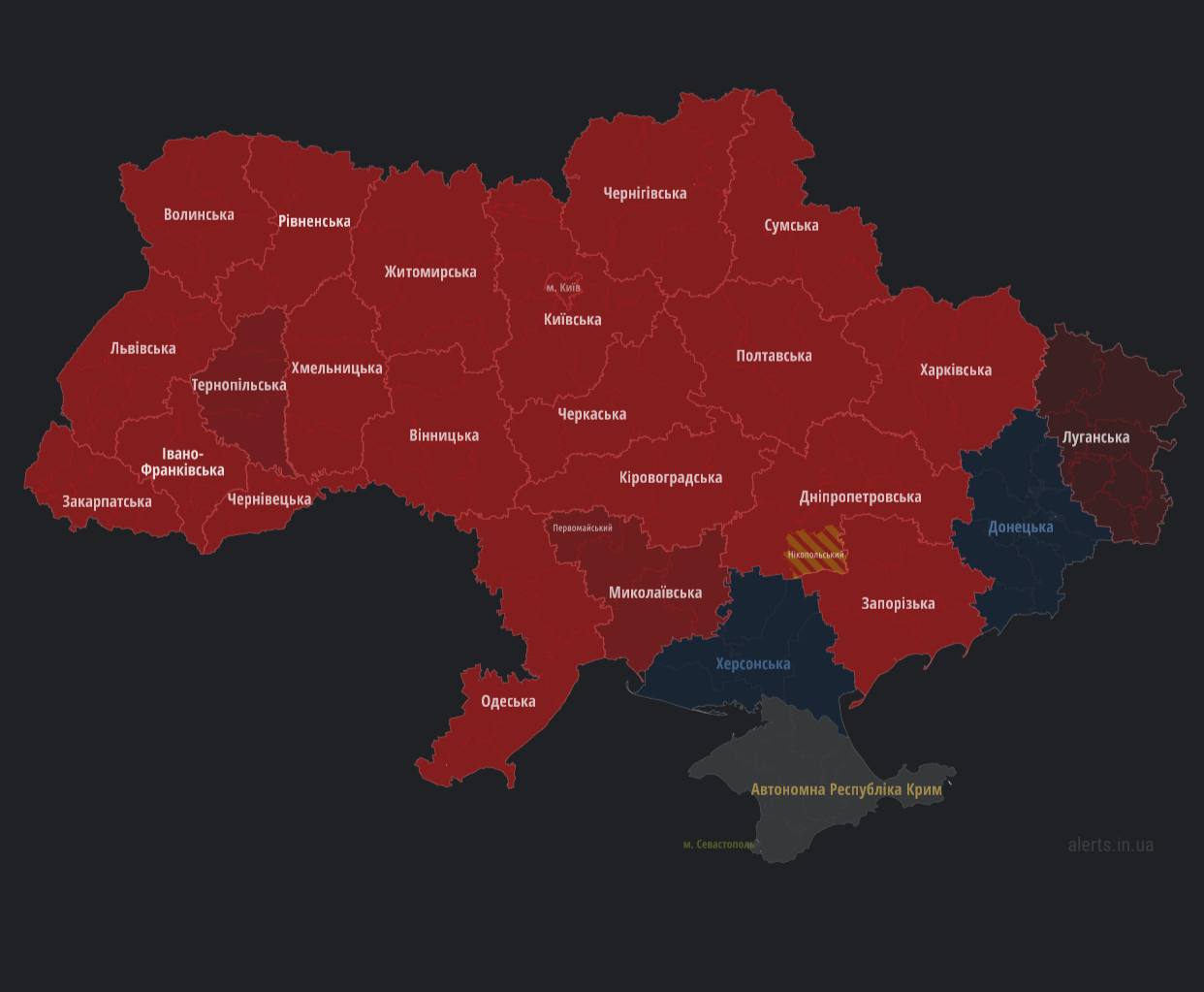 Почти по всей Украине сейчас объявлена воздушная тревога