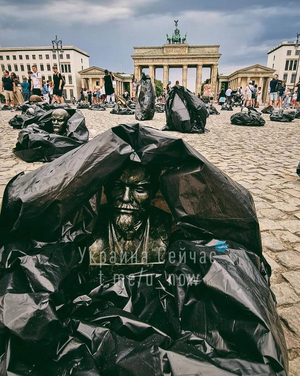 В Берлине устроили протестный спектакль