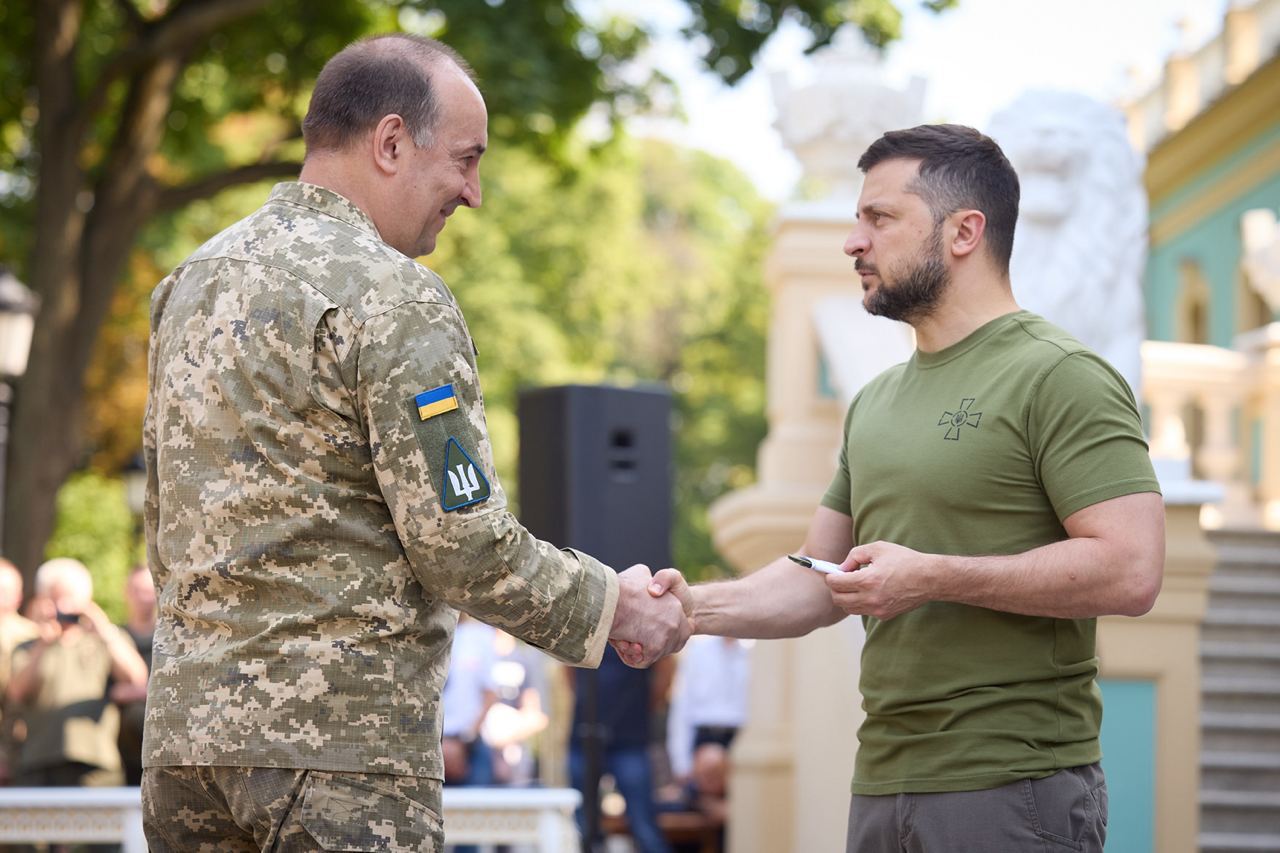 Зеленский наградил служащих в Воздушных Силах ВСУ военных в их профессиональный праздник: