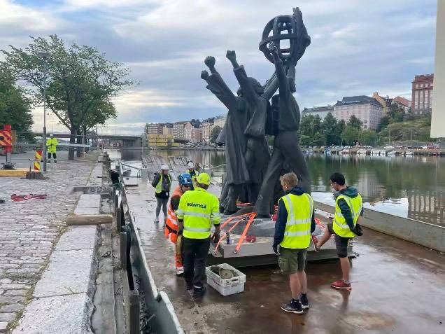 В столице Финляндии - Хельсинки - демонтировали памятник «Мир во всем мире»