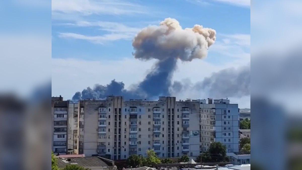 Украина получила от США дальнобойные ракеты, а в Крыму раздаются взрывы 