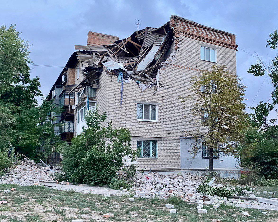 Власти Днепропетровской области сообщили об ударе российских войск по жилым многоэтажкам в Никополе