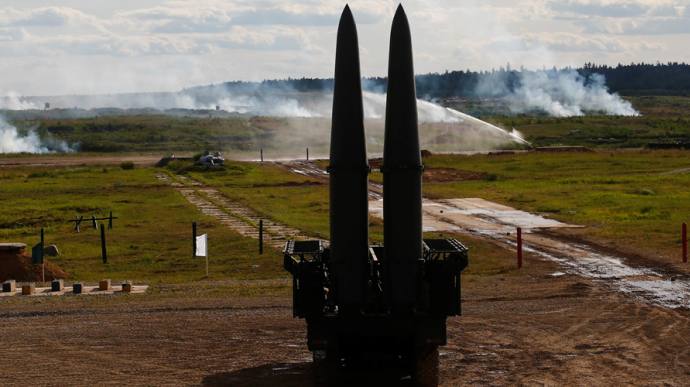 Министерство обороны Беларуси озвучило официальную версию ночных взрывов на военном аэродроме «Зябровка» – это якобы «возгорание двигателя одной из единиц техники»