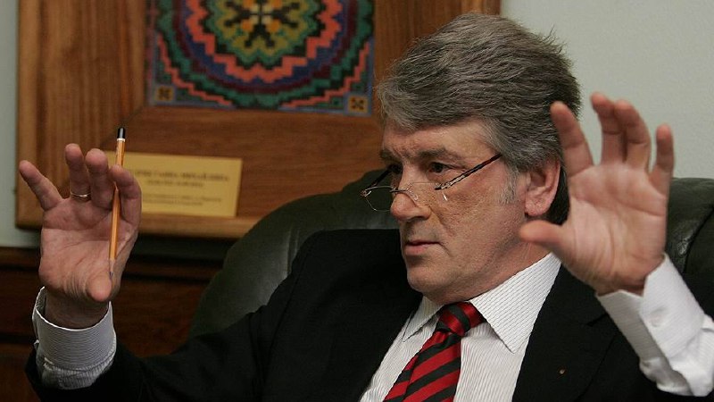 3-й президент Украины Виктор Ющенко решил напомнить всем о своем существовании и отправлять на передовую мед для ВСУ