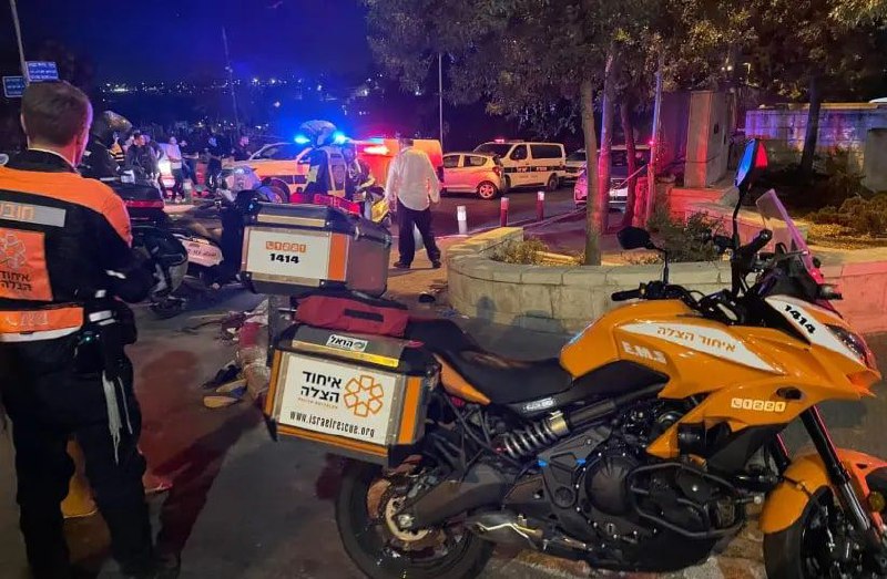 ⚡️Теракт в Иерусалиме - вблизи Стены Плача неизвестный обстрелял автобус