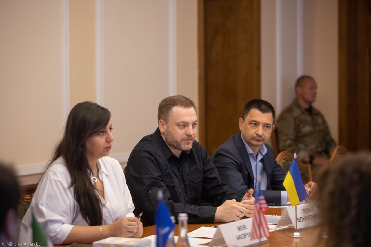 ⚠️ Очільник МВС Денис Монастирський запевнив послів G7, що Україна готова до дій у разі погіршення ситуації на ЗАЕС 