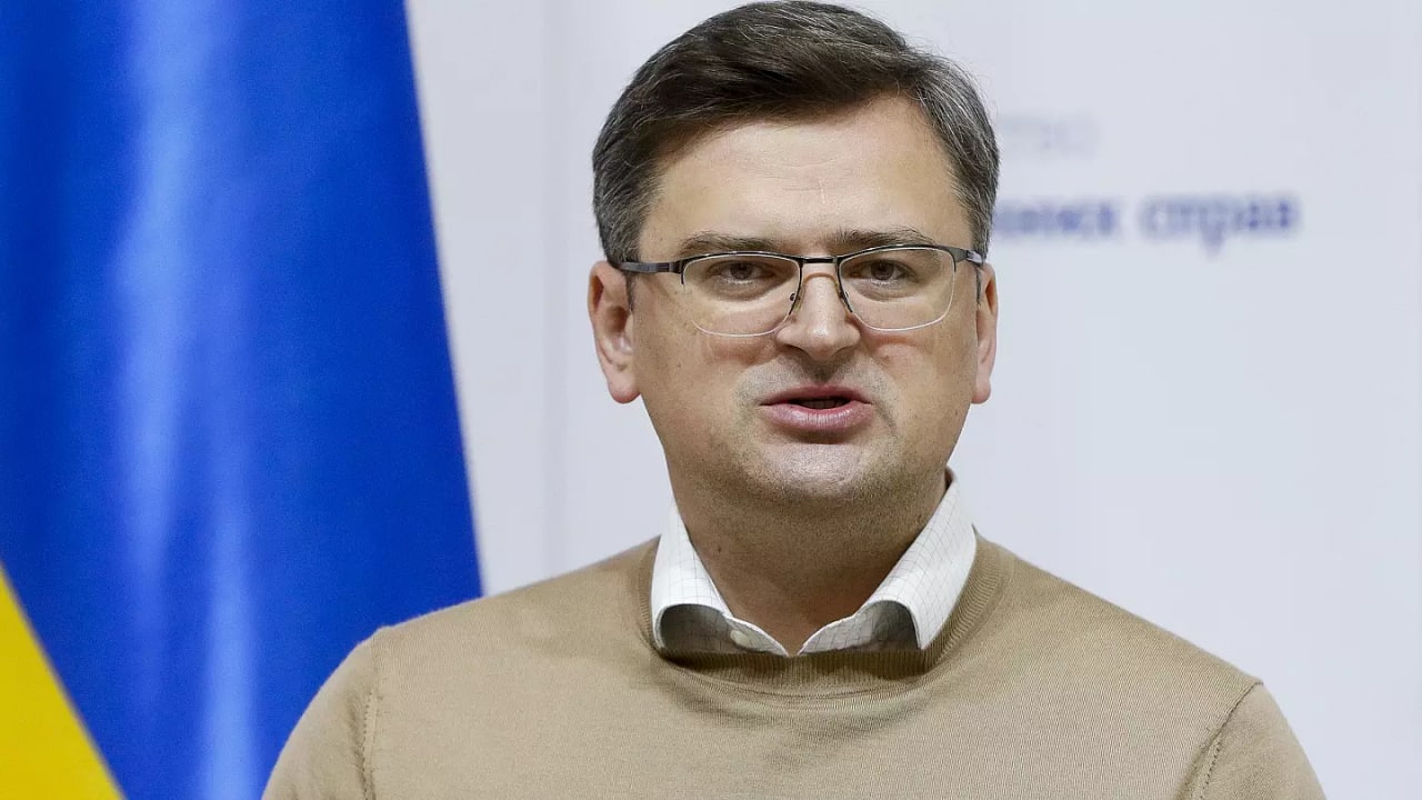 Среди стран ЕС только Австрия и Венгрия до сих пор не поставляют Украине вооружение, – глава МИД Украины Дмитрий Кулеба