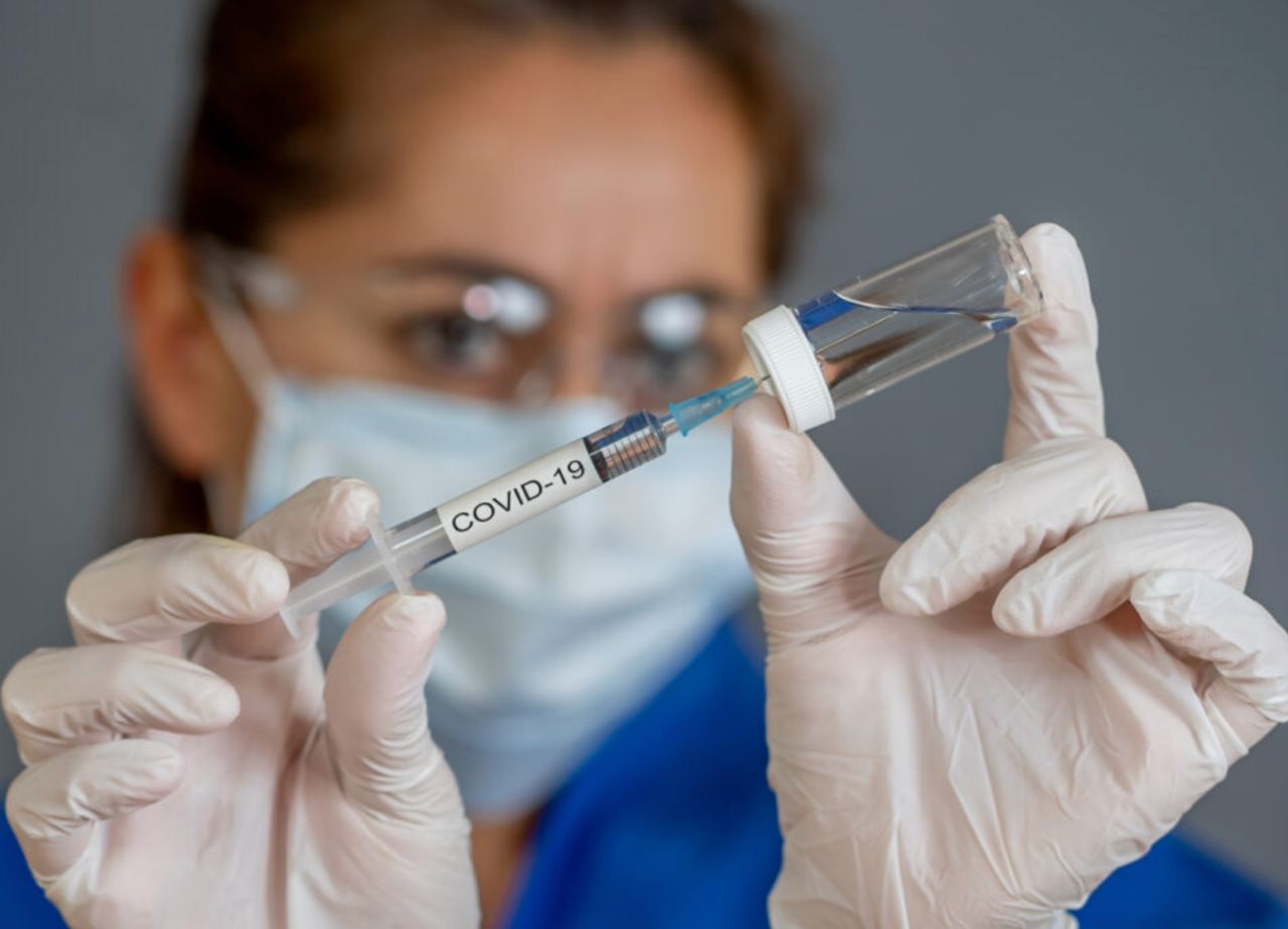 В Україну доставили 100 тисяч доз вакцини від COVID-19 Janssen (Jcovden)