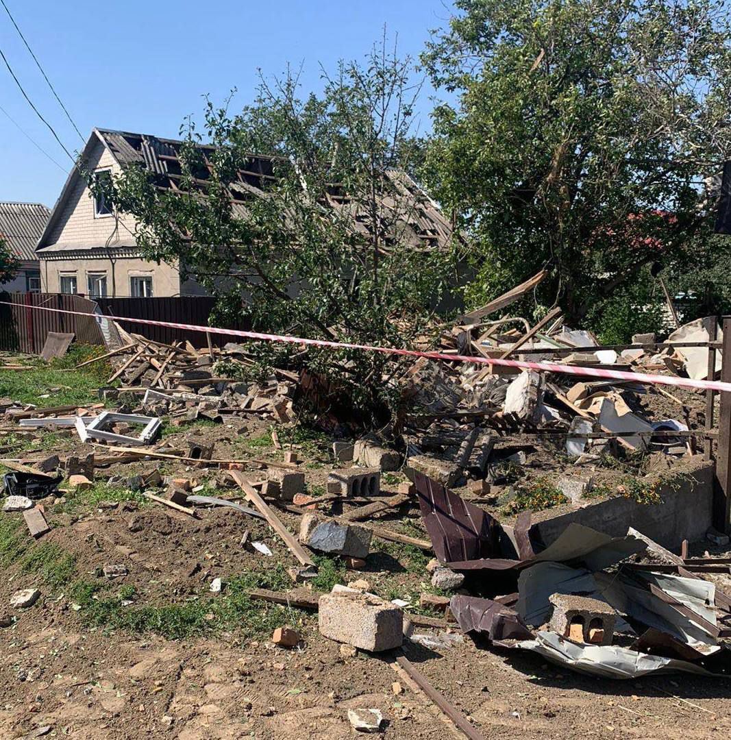 В Днепре из-за «прилета» российской ракеты один частный дом разрушен, один поврежден