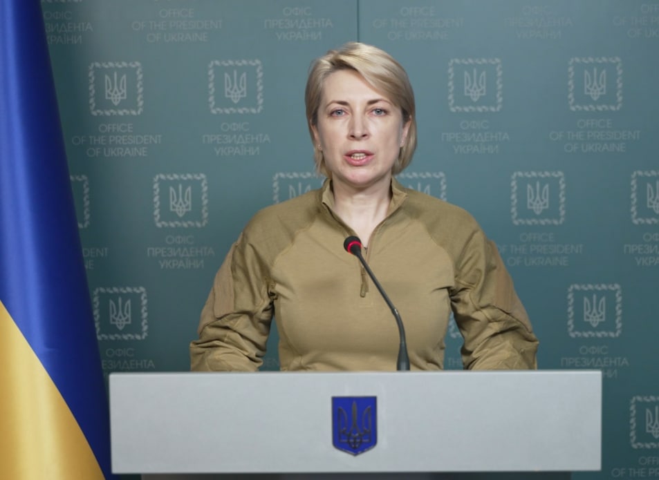 В Харьковской, Запорожской и Николаевской областях могут объявить обязательную эвакуацию, – вице-премьер Украины Ирина Верещук