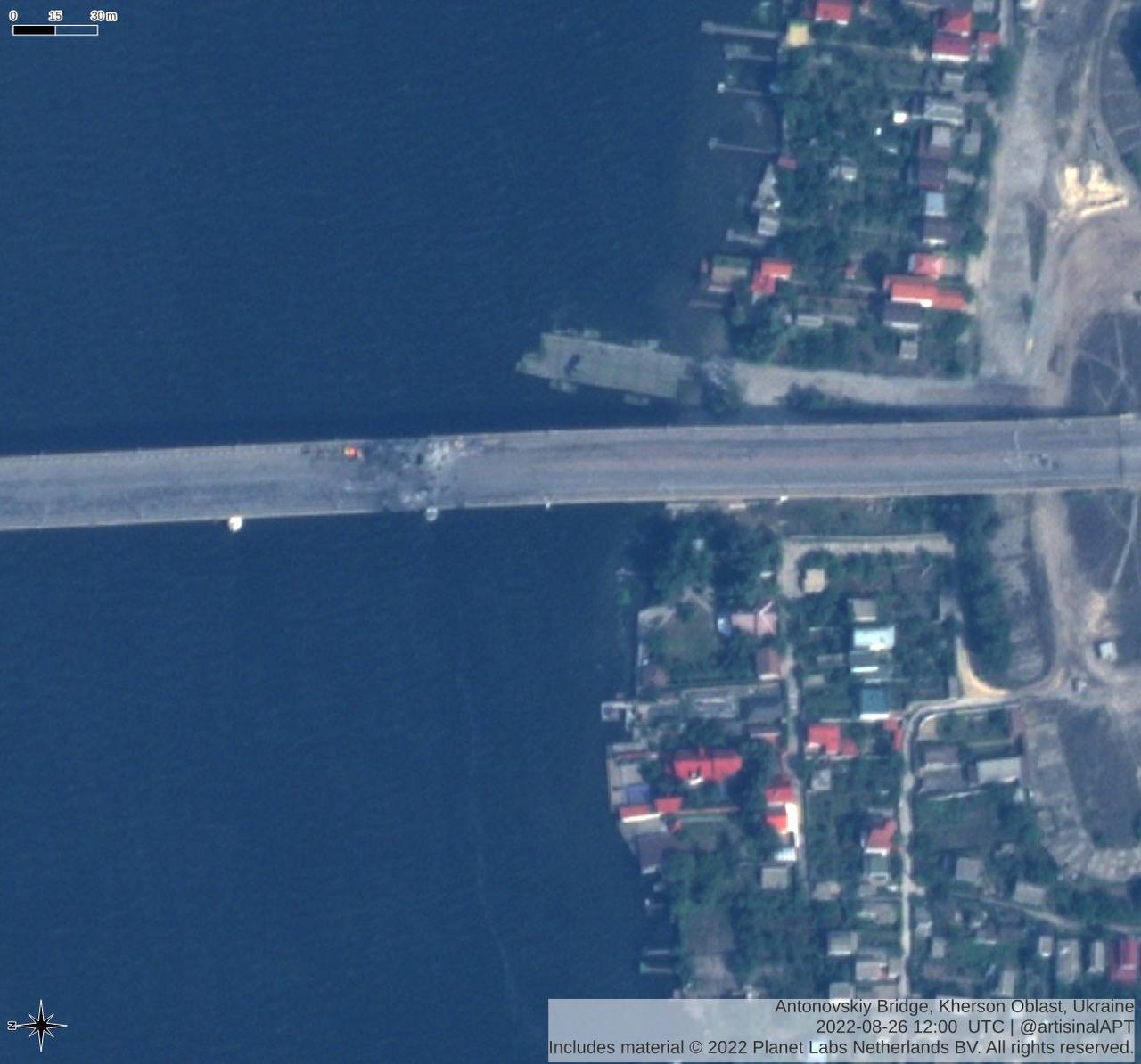 Снимок Антоновского моста после вчерашнего удара по нему со спутника Planet 