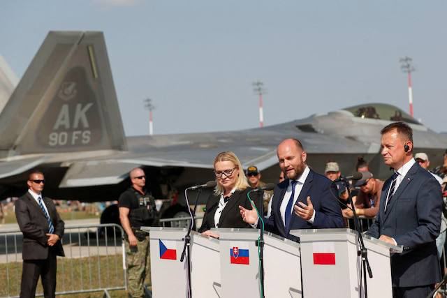 Словакия подписала соглашение с Польшей и Чехией о патрулировании своего неба, – Reuters