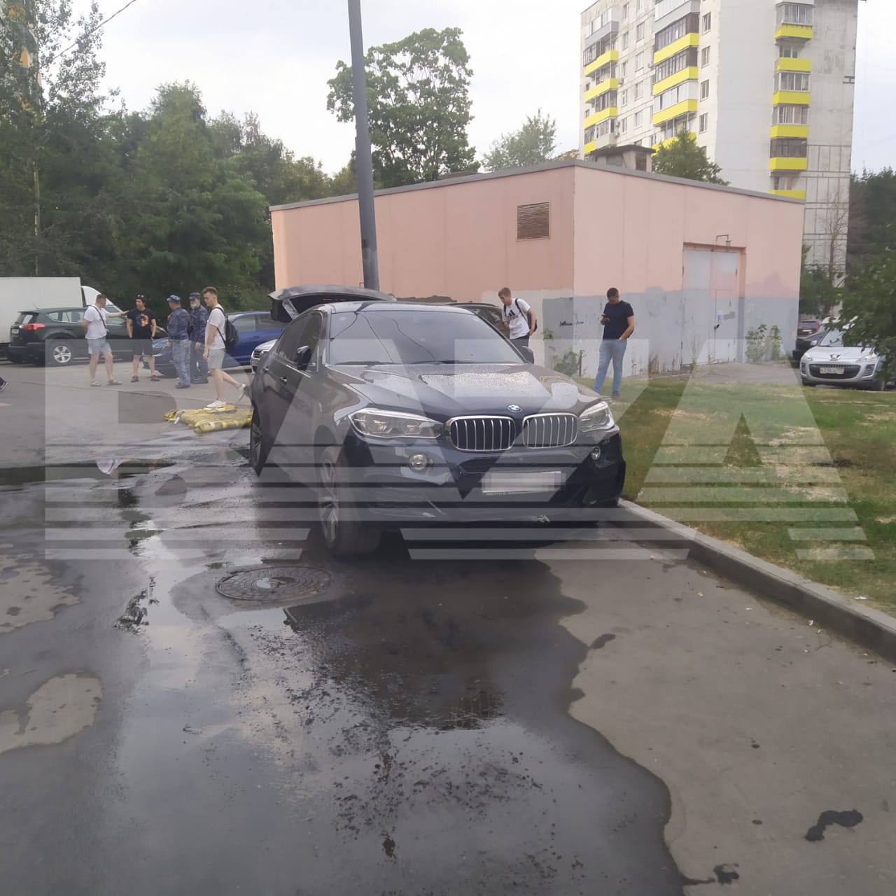 В Москве подожгли автомобиль замначальника управления Генштаба ВС РФ Евгения Секретарева, отвечающего за военную цензуру