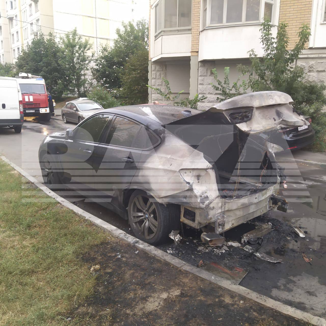 В Москве подожгли автомобиль замначальника