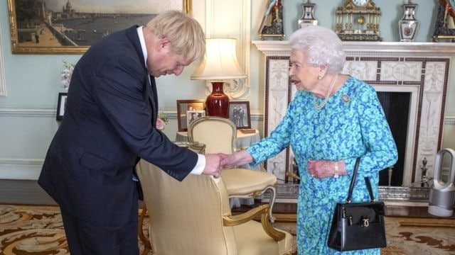 Королева Британии Елизавета II приняла отставку Бориса Джонсона