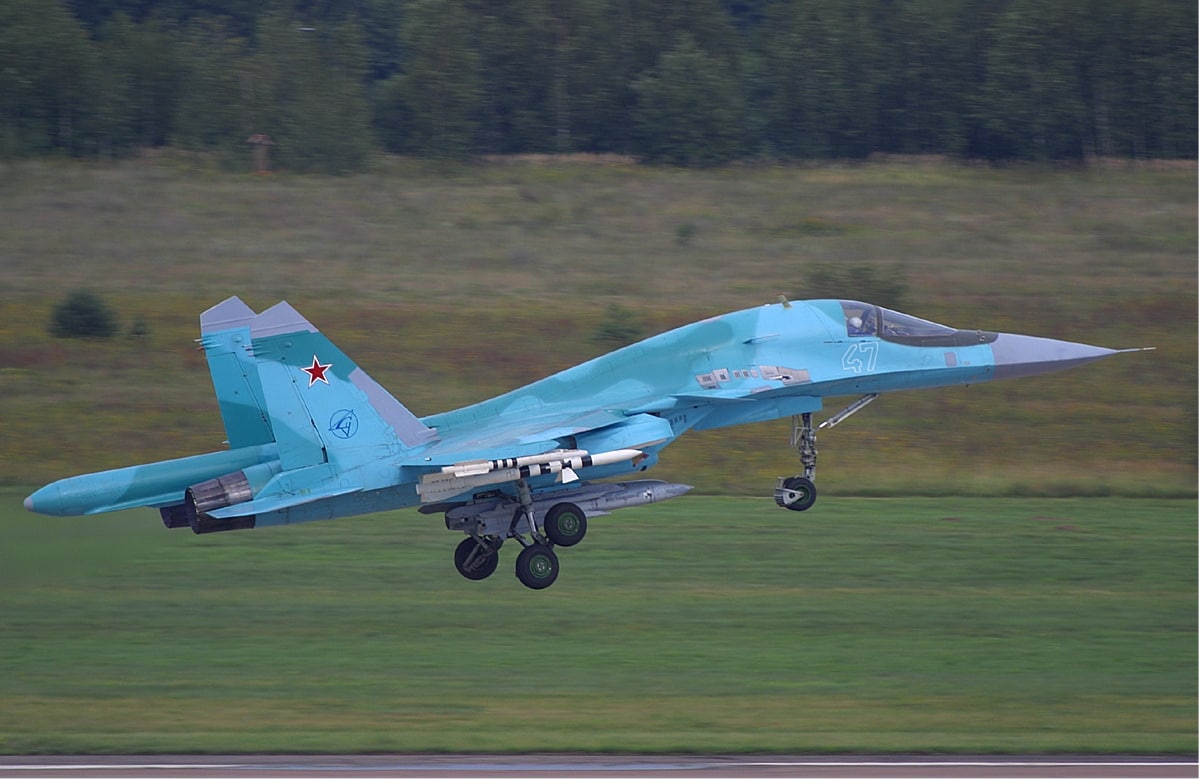 В Крыму упал российский военный самолет, предварительно Су-34