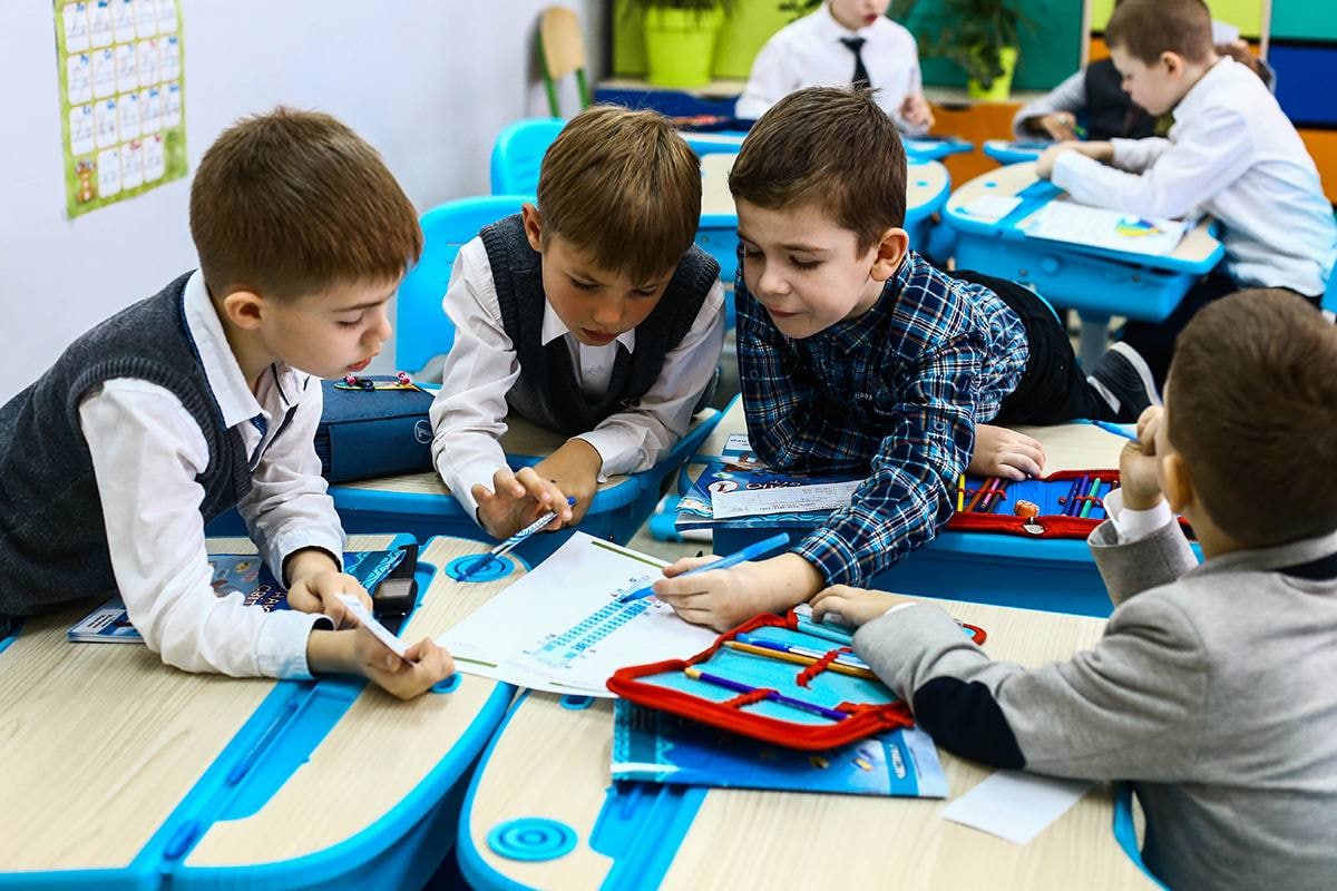 Щомісячні 1000 грн школярам: київським школярам за високі досягнення у навчанні щомісяця платитимуть кошти
