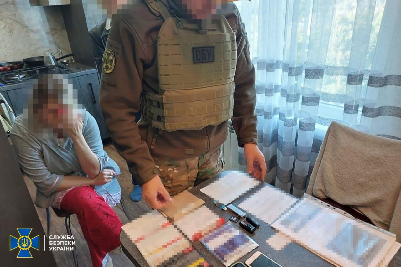 Зловмисники намагались продати за кордон секретні технології, їх заарештувала СБУ