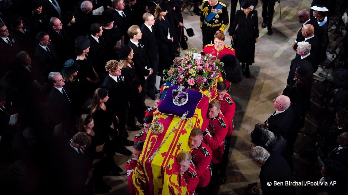Королева Великобритании Елизавета II похоронена