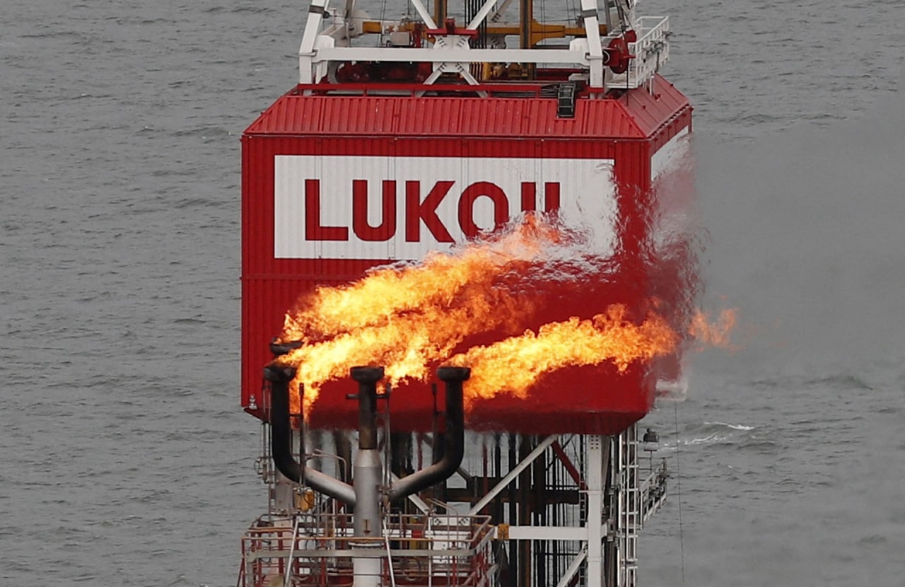 🇮🇹 В Італії хочуть, щоб міжнародна компанія придбала нафтопереробний завод Лукойла на Сицилії