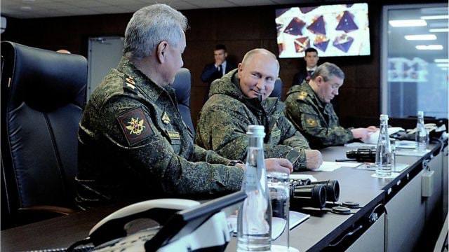 Путин сам дает приказы генералам