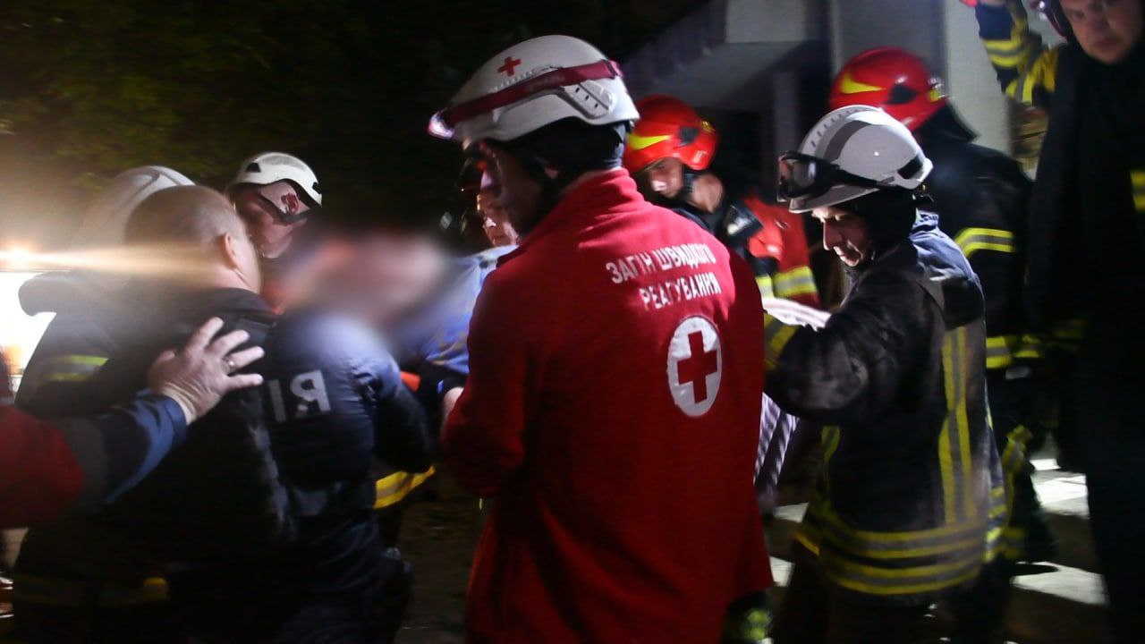 Спасатели показали видео и фото