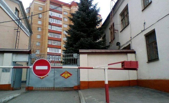 Ученица 11 класса из Казани кинула два «коктейля Молотова» в сторону здания военного комиссариата, протестуя против войны и мобилизации