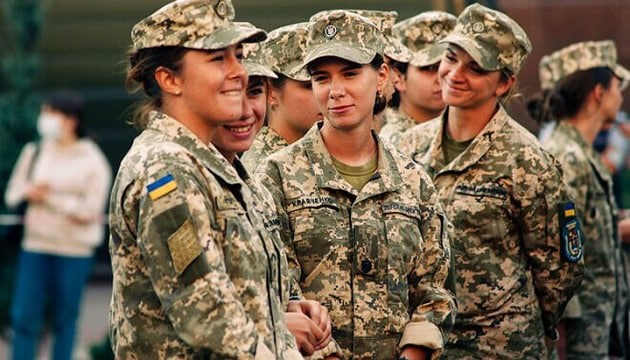 Военный учет для женщин с медицинским образованием будет обязательным