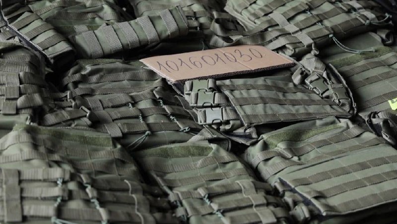 Каждый 10-й бронежилет, который защищает украинских воинов, производят на предприятиях Ахметова