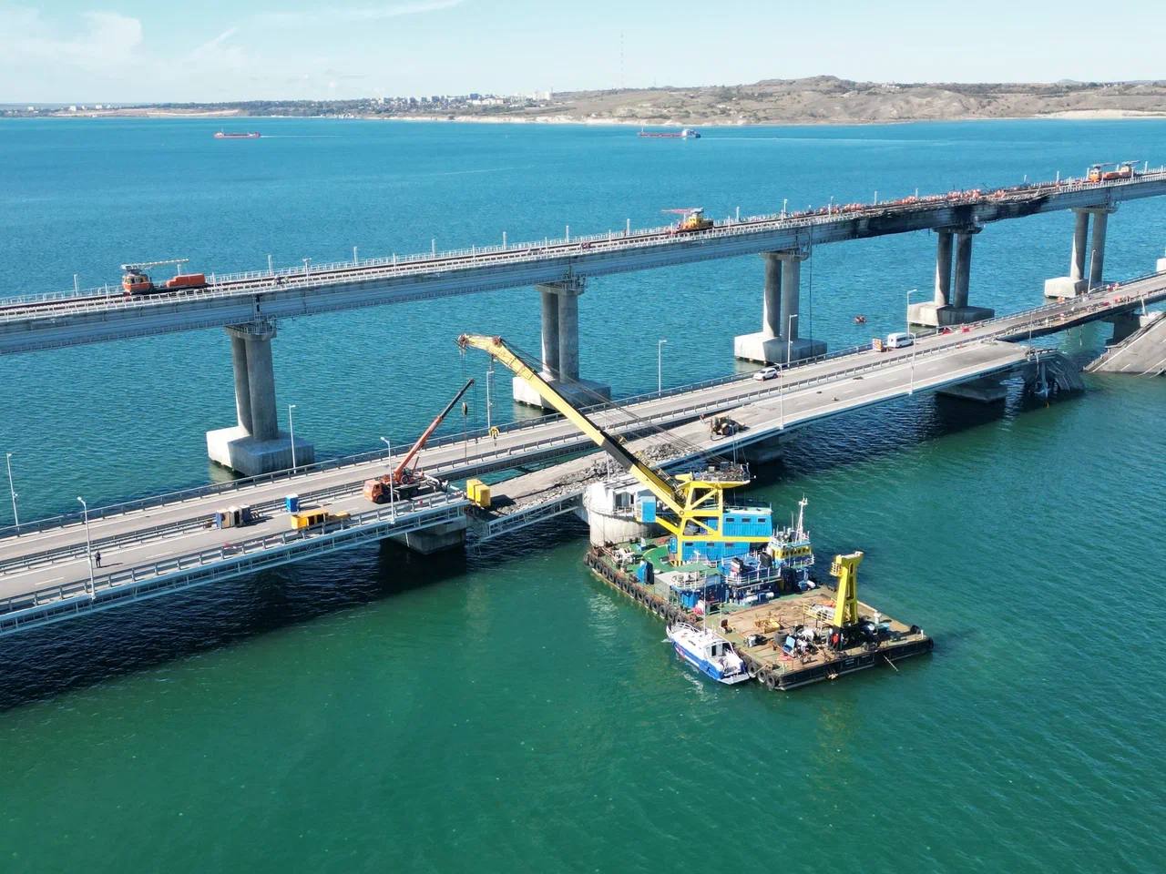 Крымский мост: новые фото со