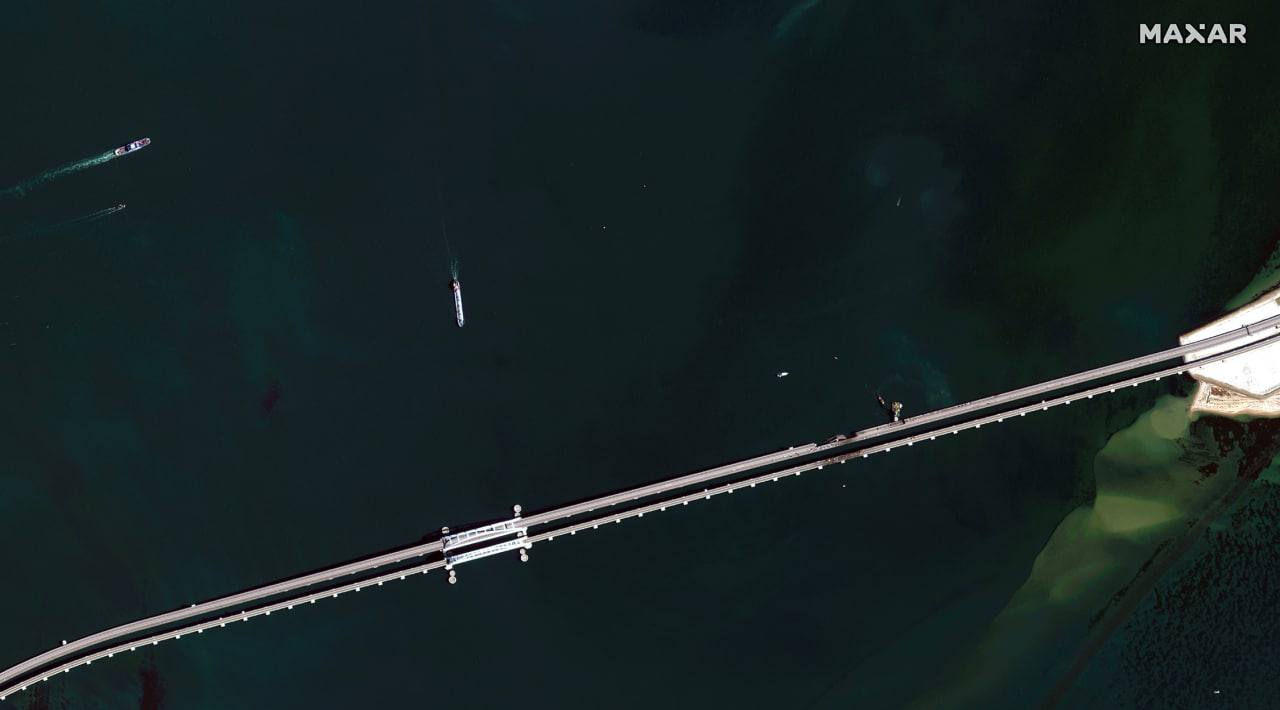 Свіжі супутникові фото Кримського мосту