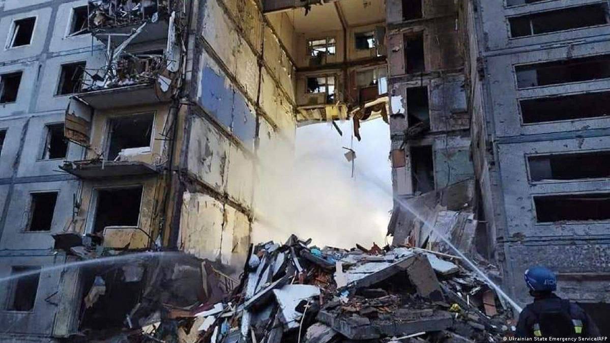 В Запорожье выросло количество погибших от российского удара по многоэтажке, который произошел 9 октября