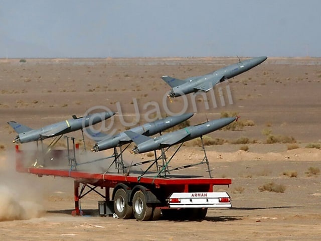 В иранских телеграмм-каналах появилась информация, что Россия заказала у Ирана БПЛА-камикадзе «Араш-2», которые имеют более крупные боеголовки по сравнению с «Шахид-136» и дальность полета 1700 км