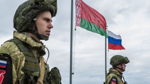 ❗️В минобороны Беларуси заявили, что РФ перебросит в страну 170 танков и 200 боевых бронированных машин для развертывания "региональной группировки войск"
