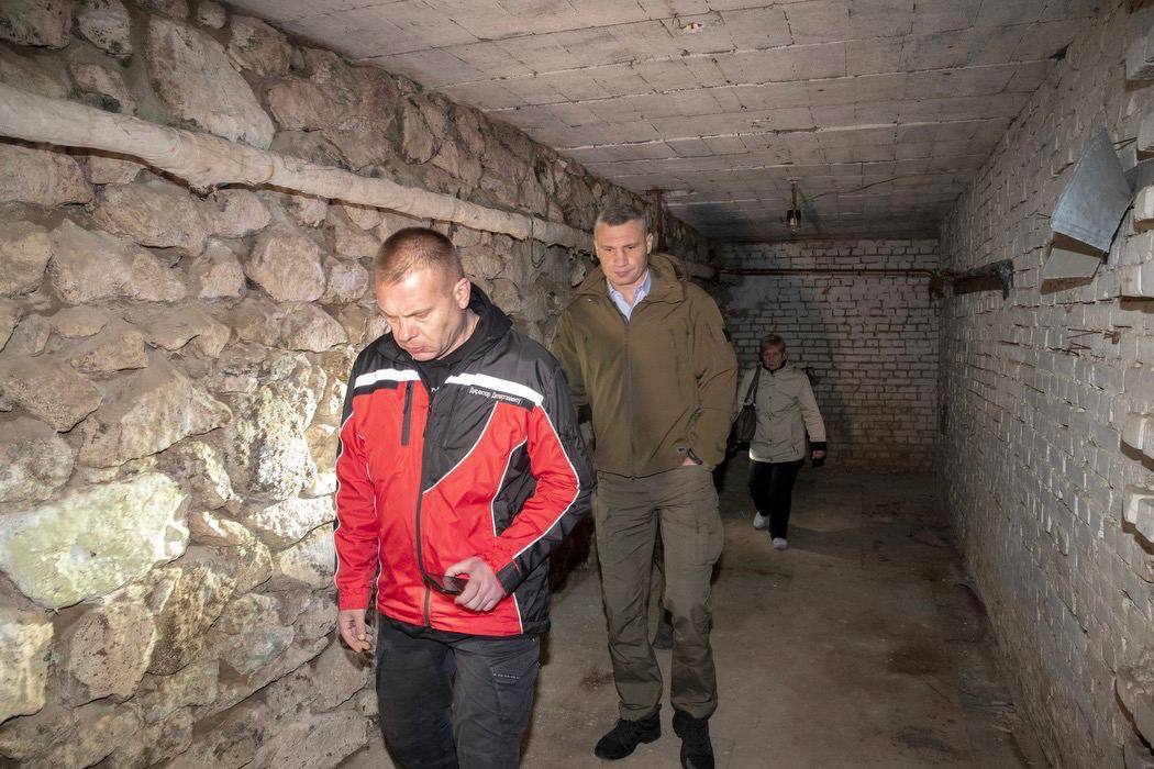 Кличко проверил состояние убежищ, на которые жаловались киевляне, и предупредил виновных об ответственности
