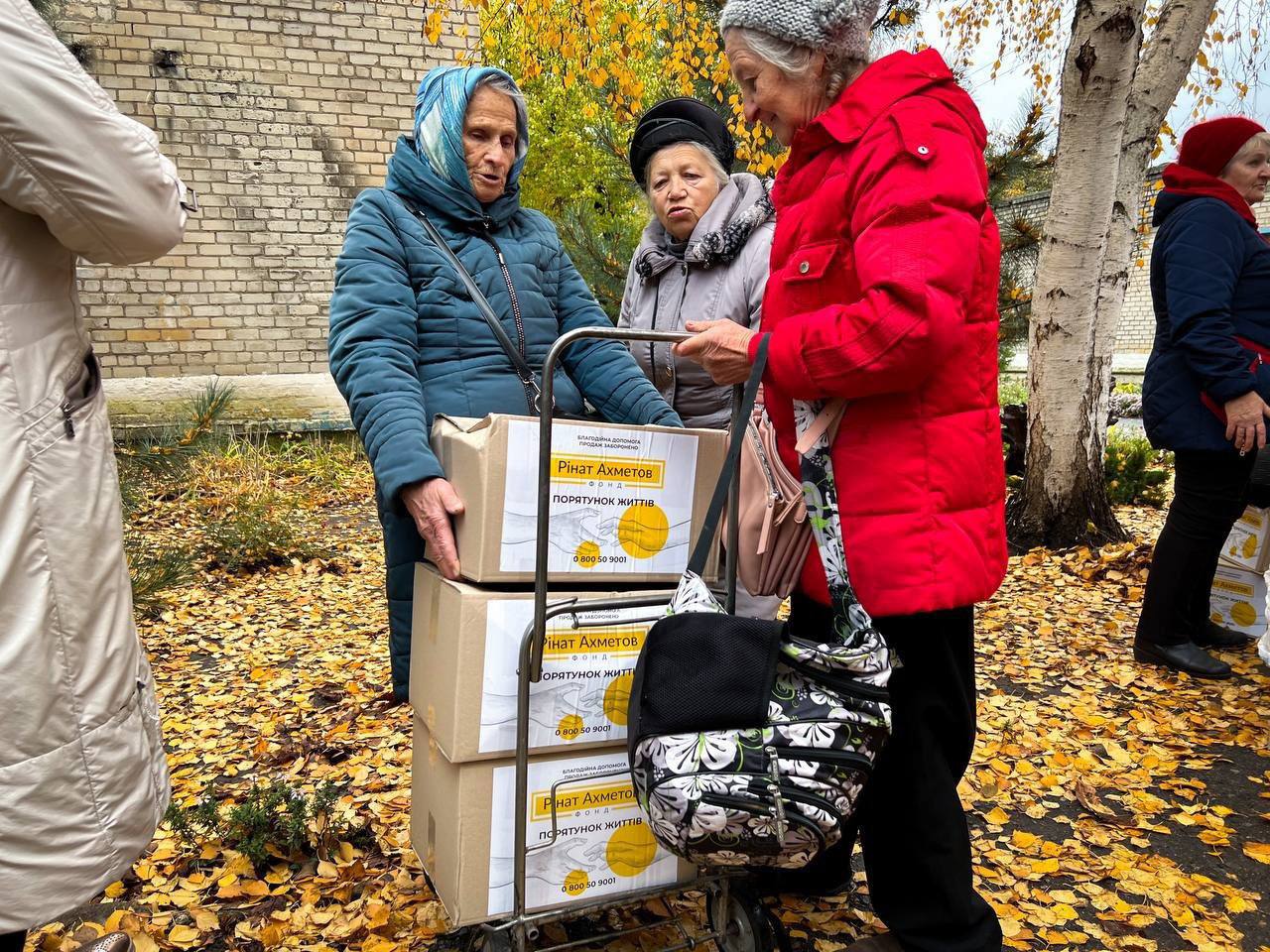 Населённые пункты Николаевской области, подвергающиеся ежедневным обстрелам, продолжают получать гуманитарную поддержку от Фонда Рината Ахметова