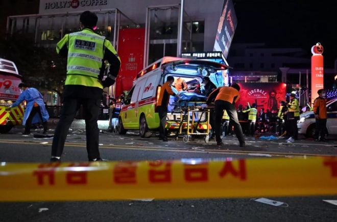 Число погибших в давке в Сеуле во время празднования Хэллоуина возросло до 151, пишут местные СМИ