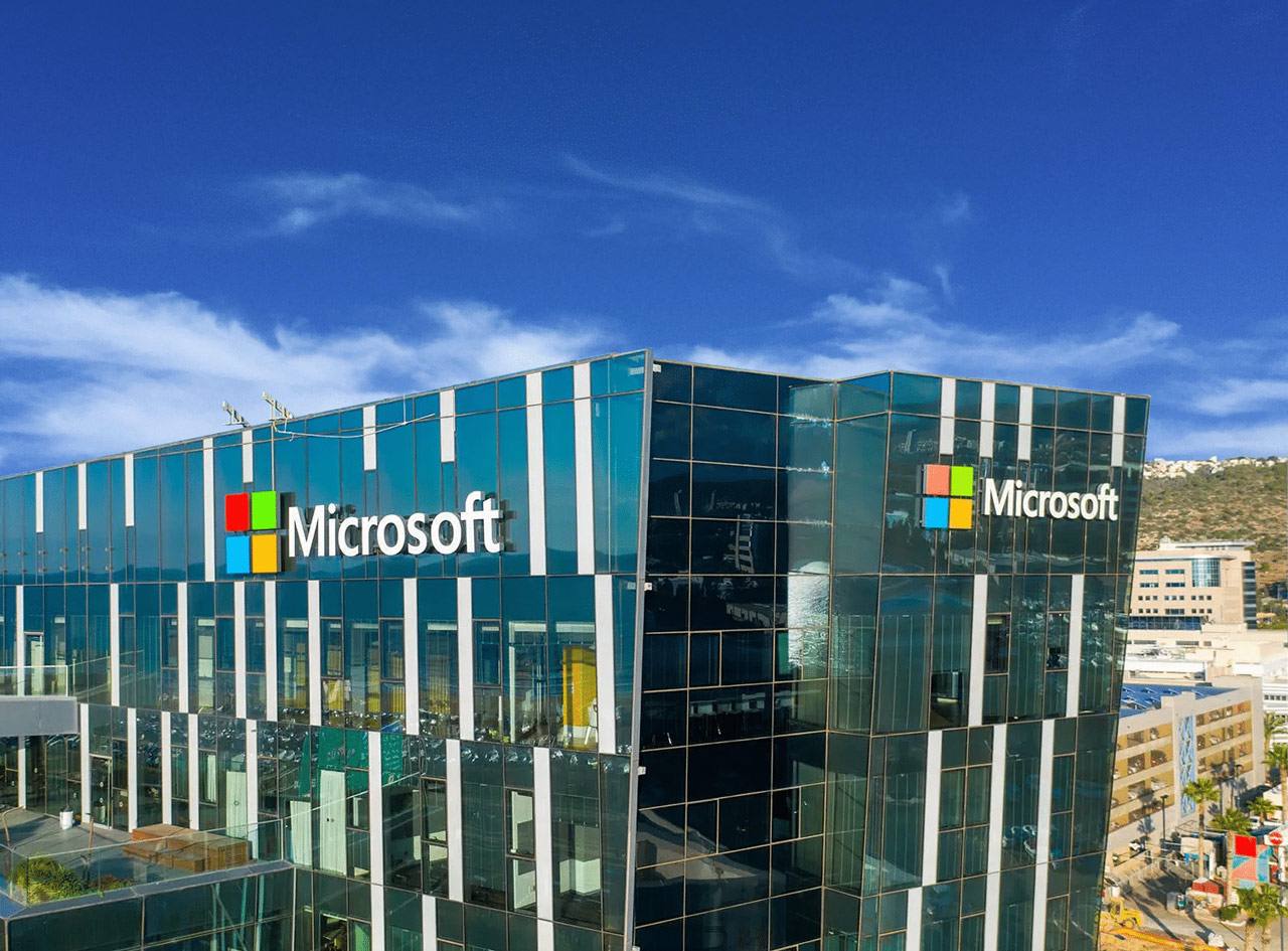 💰 Компания Microsoft предоставит Украине технологическую помощь в размере 100 млн долларов