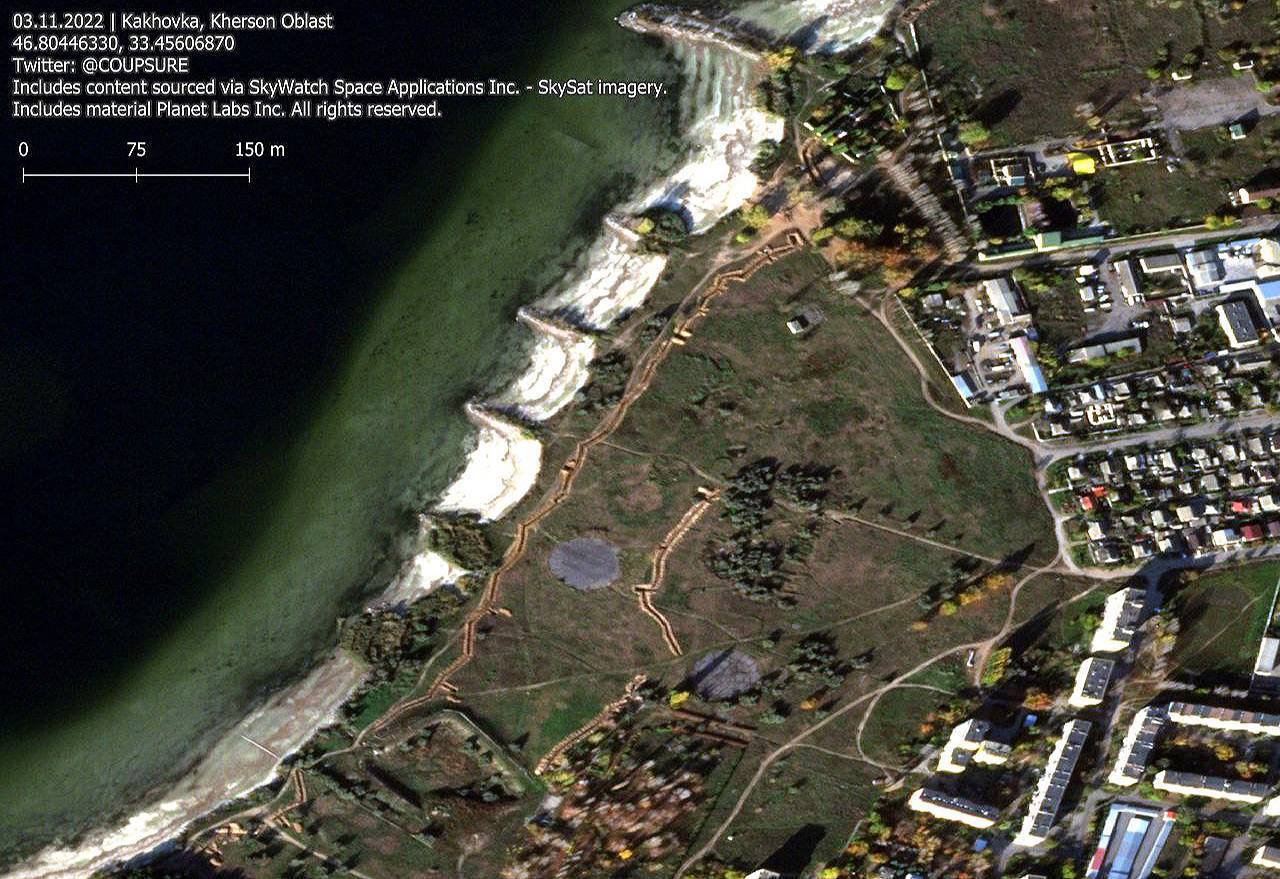 Подготовку оборонительных линий россиян иллюстрируют новые спутниковые снимки рубежей обороны в Херсонской области