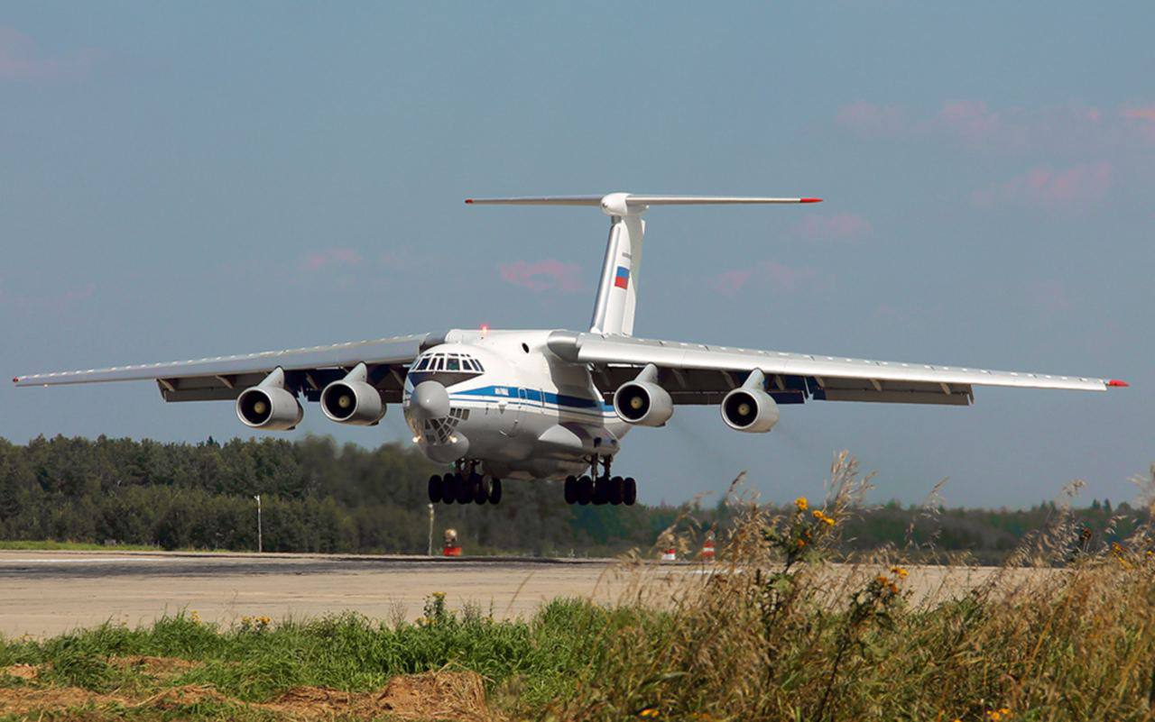 ⚡️На аэродром Мачулищи в Беларуси прилетели 4 Ил-76 ВКС рф