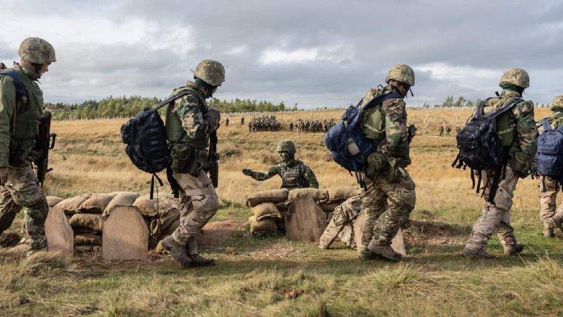 Украинские воины проходят подготовку в Великобритании