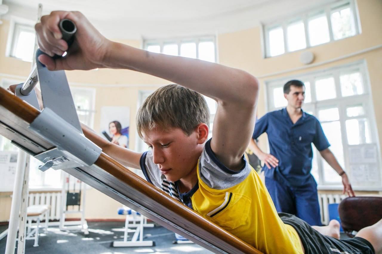 Фонд Рината Ахметова приглашает детей до 18 лет пройти физическую реабилитацию после травмы или ранения в рамках проекта «Ринат Ахметов — Детям