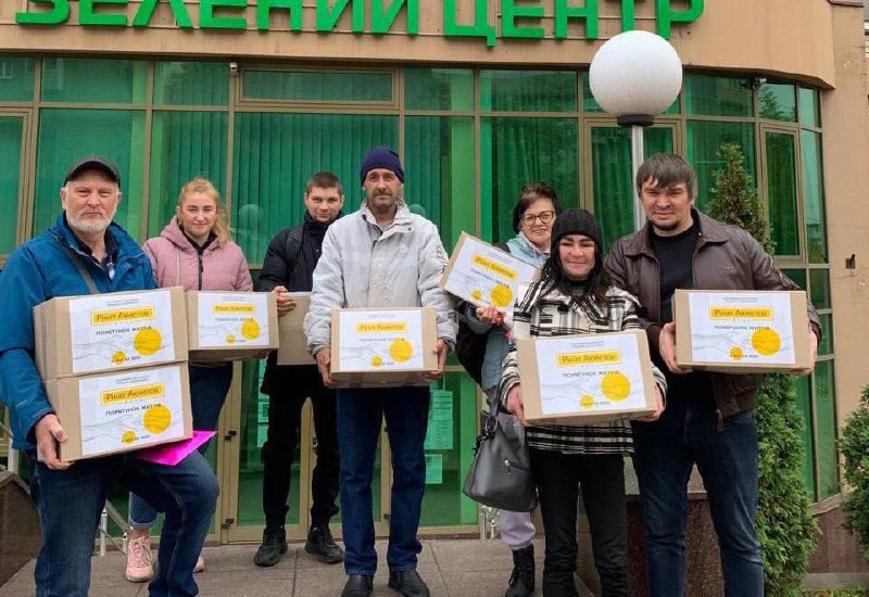 Очередная продовольственная помощь от Фонда Рината Ахметова поступила для переселенцев в Запорожье