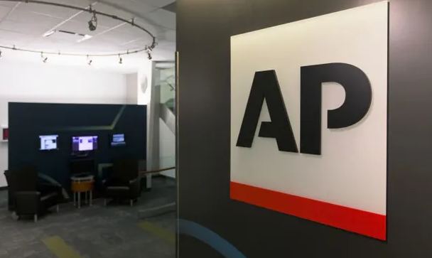 Агентство Associated Press уволило журналиста, который написал, что в Польше упали «российские ракеты»