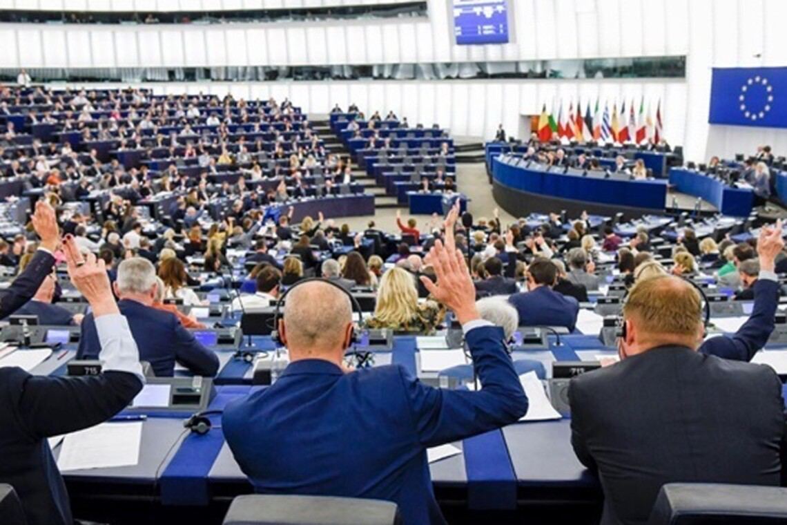 🤝 Европарламент одобрил пакет поддержки Украины на 18 миллиардов евро на 2023 год — глава Европарламента