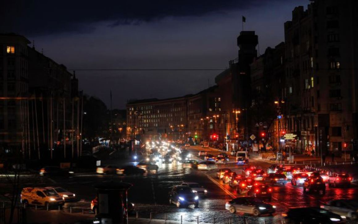💡В Киеве продолжают действовать экстренные отключения света