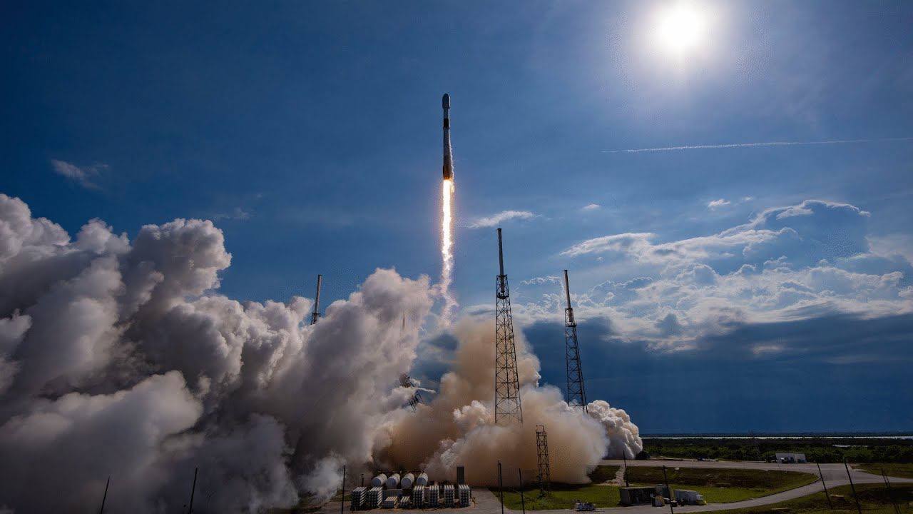 Как тебе такое, Илон Маск? Космический корабль SpaceX Dragon отправил в космос проекты юных украинских учёных