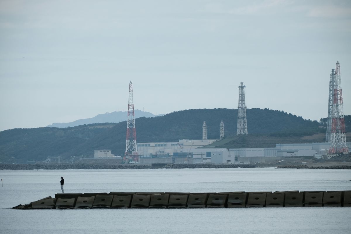 🇯🇵  Японія розгляне можливість експлуатації деяких ядерних реакторів після нинішнього 60-річного ліміту, оскільки країна все більше зосереджується на атомній енергетиці як вирішенні поточного тиску на