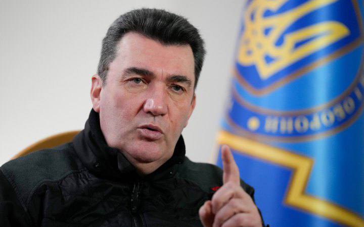 ❗️Наиболее эффективно решение энергетической проблемы для Украины является передача ВСУ ракет дальностью 800 километров, — секретарь СНБО Украины Данилов