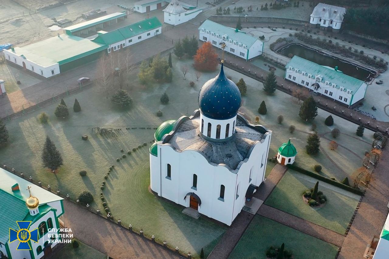 СБУ проверила Свято-Кирилло-Мефодиевский монастырь УПЦ